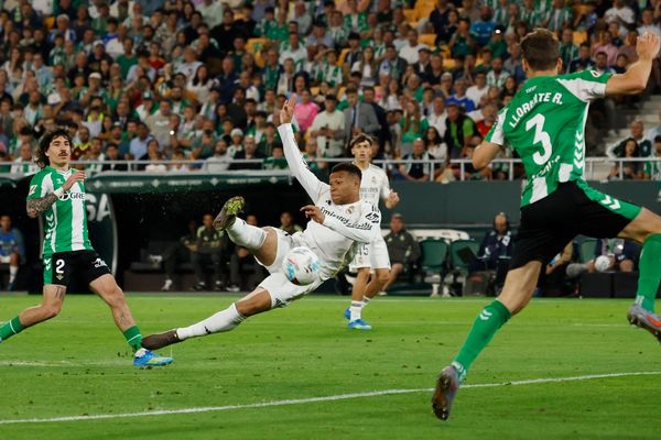 رئال مادرید در دقایق پایانی پیروزی را از دست داد و امید قهرمانی این تیم کمرنگتر شد