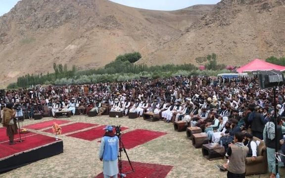 له بېلابېلو ولایتونو لسګونه شاعرانو او لیکوالانو د مڼې ګل په کلنۍ مشاعره کې برخه واخیسته