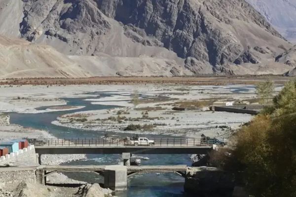 طالبانو په تاجکستان کې د درېیو چینایي وګړو وژنه وغندله