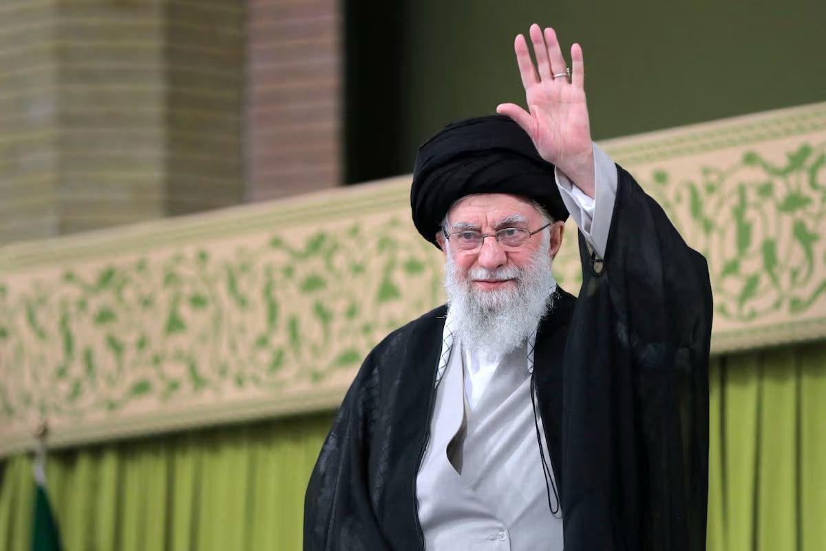 علی خامنهای در مشهد به خاک سپرده شد