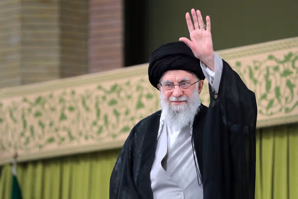 علی خامنهای در مشهد به خاک سپرده شد