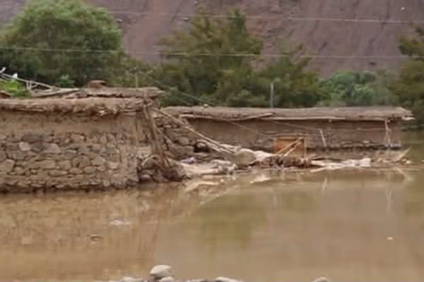 در پی فرو ریختن سقف یک خانه در هلمند سه نفر جان باختند