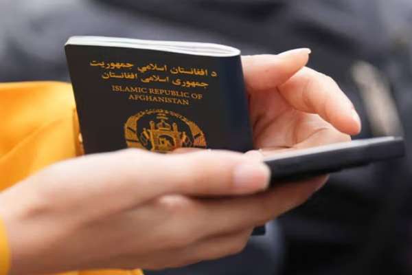 مهاجران افغان: روند تمدید ویزا برای افغانها در پاکستان متوقف شده است