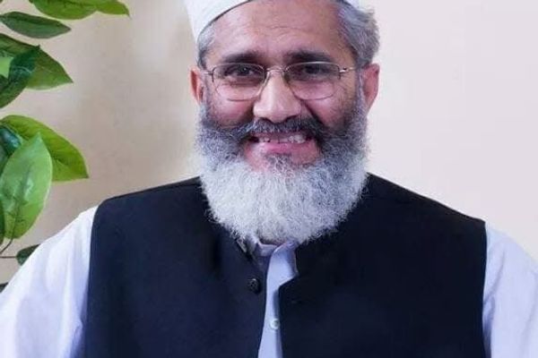 سراجالحق: د پاکستان حکومت د ترهګرۍ پر ضد یوازې نمایشي کړنې کوي