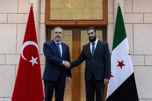 حضور رهبر گروه اسلامگرای تحریر شام با نکتایی در دیدارهای رسمی