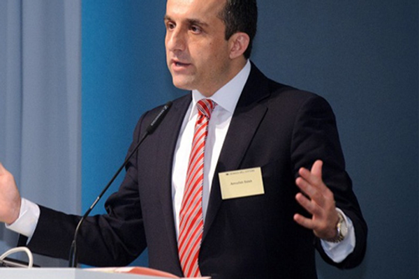 امرالله صالح: طالبانو ته لېږل کېدونکې نغدي کڅوړې د «بشري مرستو» تر نامه لاندې توجیه کېږي