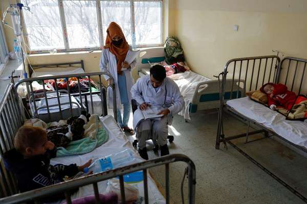 Afghan Women’s Access To Healthcare Severely Restricted, Says UN Report