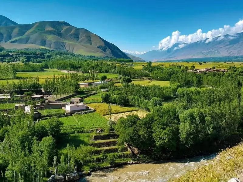 زمین‌لرزه‌ای به بزرگی ۵.۳ بخش‌هایی از افغانستان را تکان داد