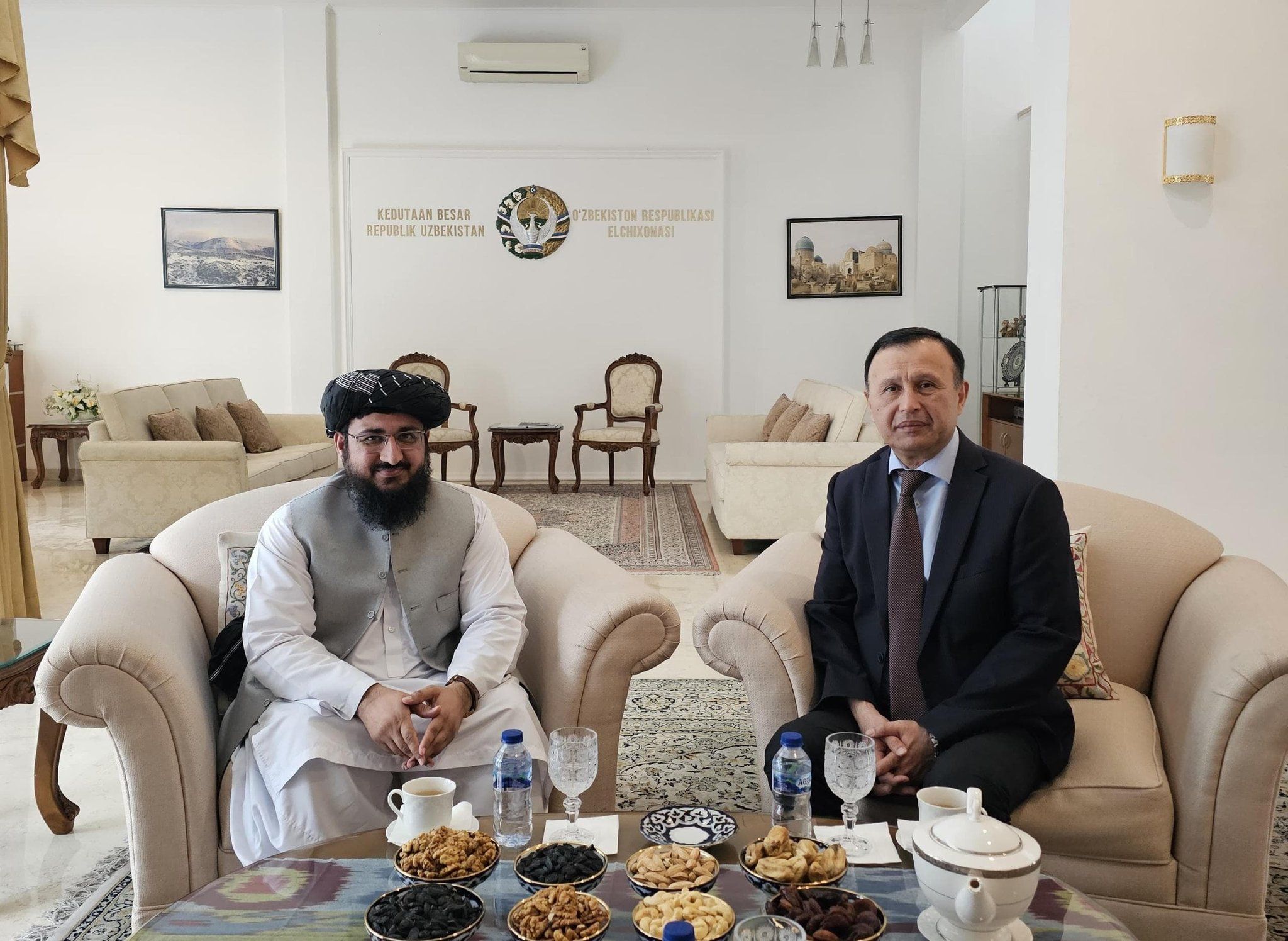په جاکارتا کې د طالبانو او ازبکستان سفیرانو د اړیکو او همکاریو پر پراختیا خبرې کړې