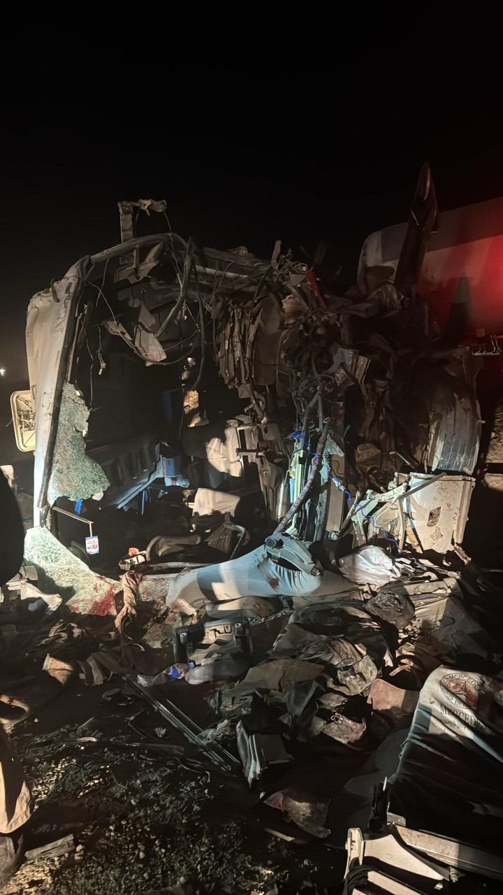 سرچینې: د کابل - کندهار د لویې لارې د ترافیکي پېښو د مړو شمېر ۵۰ تنو ته ورسېد