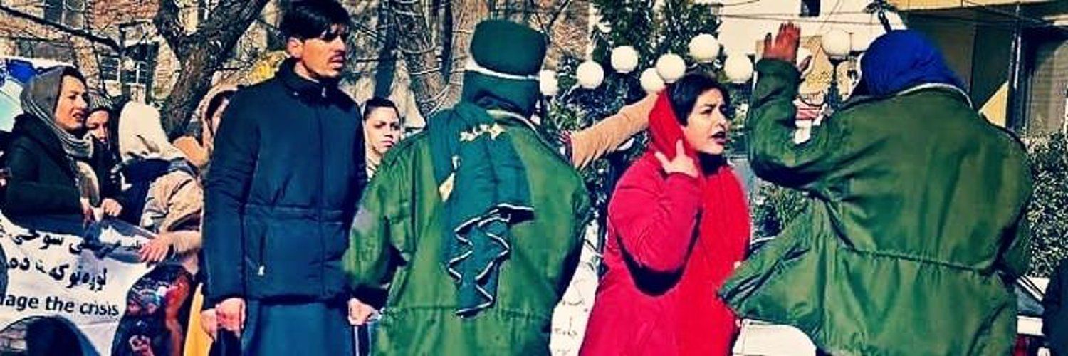 ژولیا پارسي د اعتراض پر مهال