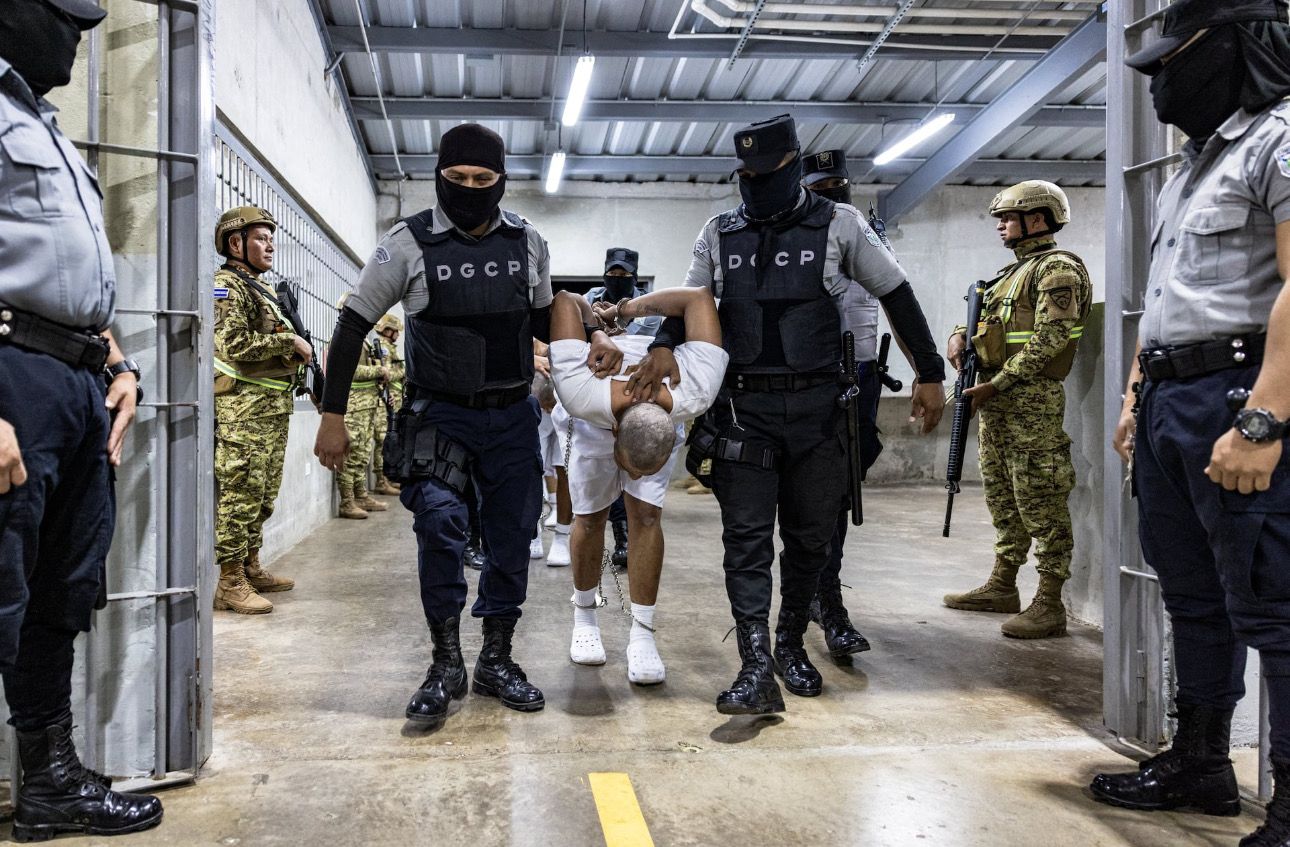 فدرالي قاضي: د ټرمپ د ادارې چارواکي ښايي د محکمې د جنايي سپکاوي له تورونو سره مخ شي