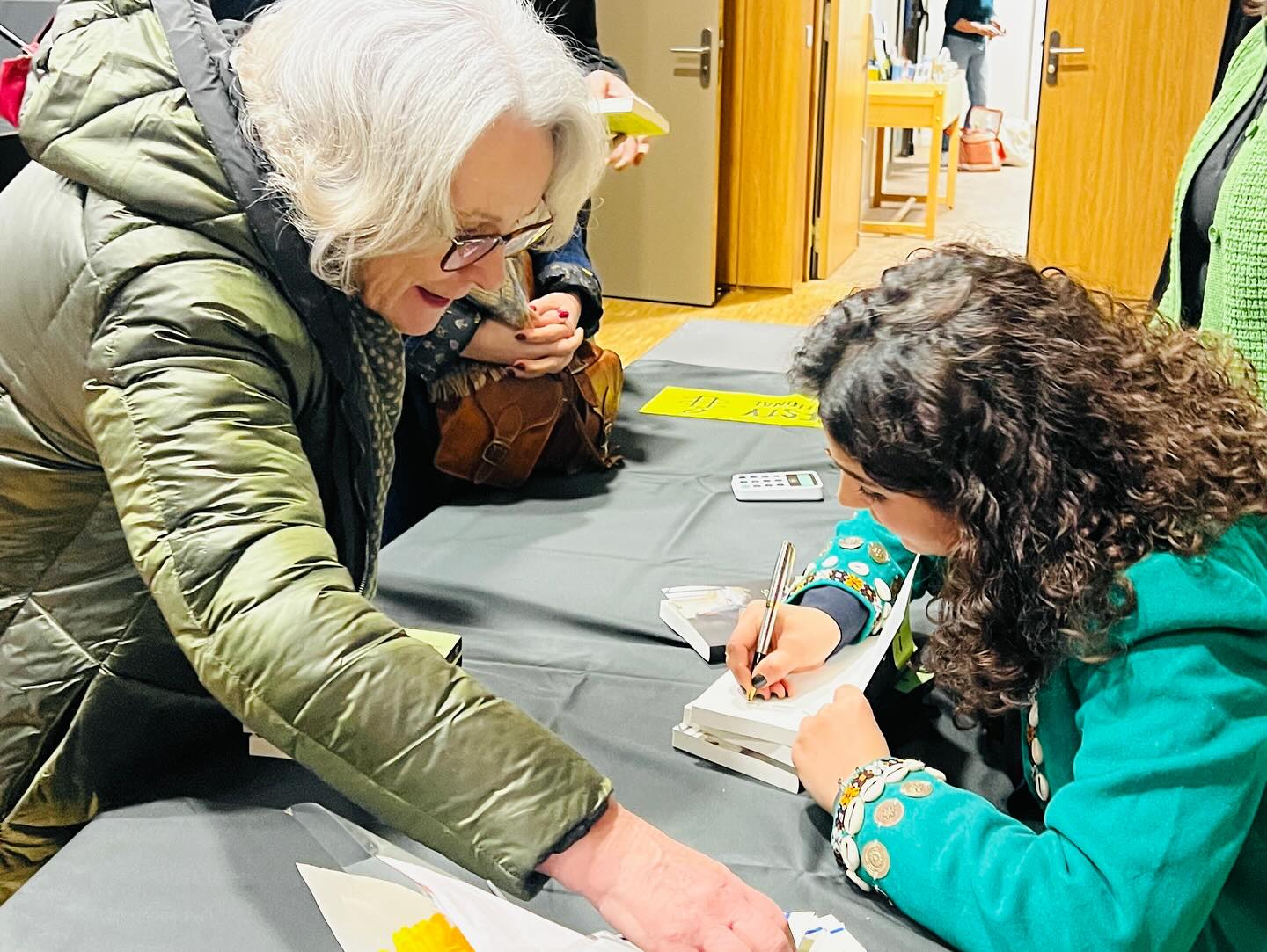 فریاد ما را کی خواهد شنید؟؛ تجربه متفاوت استقبال از کتاب در افغانستان و غرب