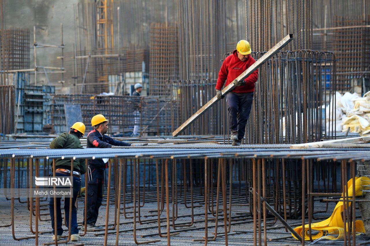 رئیس انجمن انبوه‌سازان تهران: با اخراج افغان‌ها، صنعت ساختمان با کمبود کارگر مواجه شده است