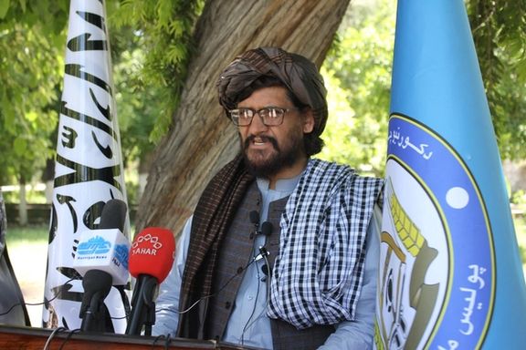 طالب چارواکی وايي، چې د دوی د ځواکونو په نوم غلو په ښار او کلیو کې کورونه لوټ کړي