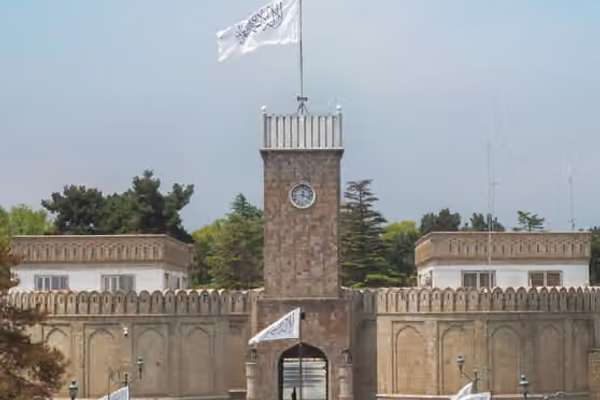 محدودیت تازه: کارمندان برکنارشده ادارات دولتی حق شکایت از طالبان را ندارند