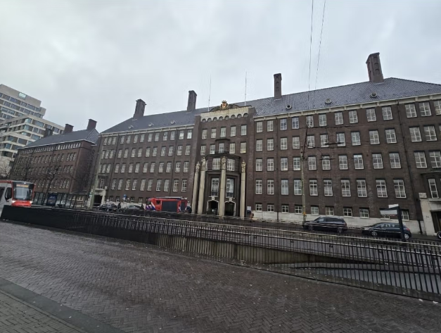 هولندا تعتزم ترحيل امرأتين إلى أفغانستان رغم قيود طالبان