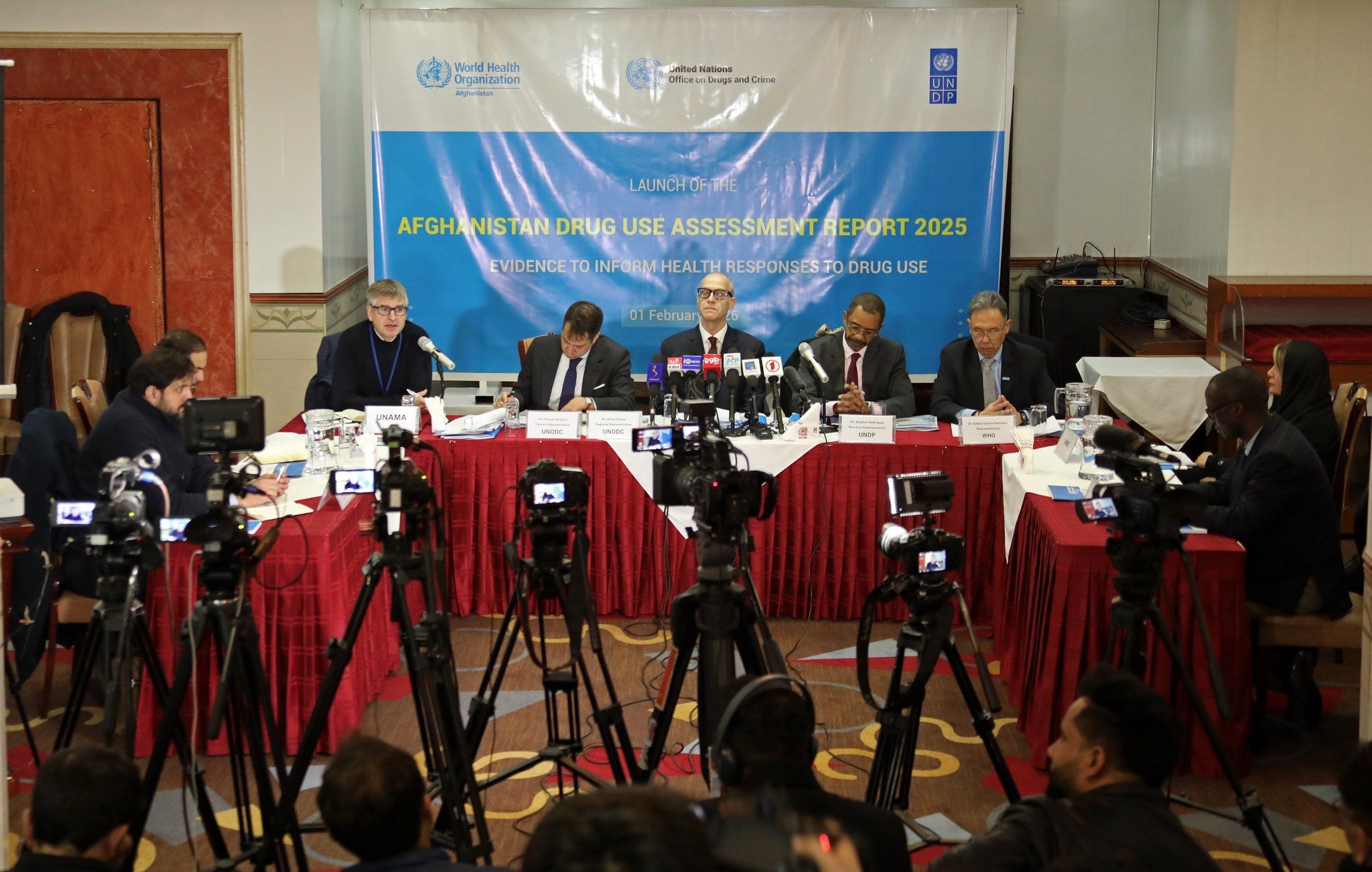 ملګري ملتونه: په افغانستان کې د نارینه ‌وو ترمنځ د چرسو، تاریاکو او شیشې استعمال ډېر شوی