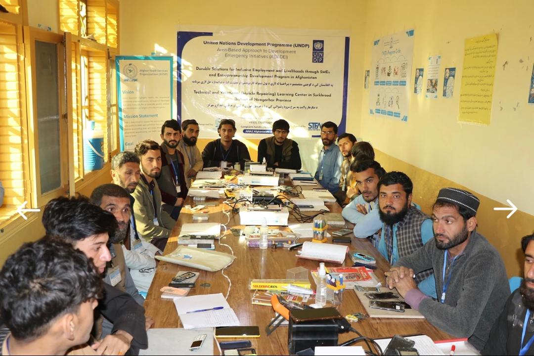د افغانستان په ختیځ کې؛ ملګري ملتونه تازه ستانه شویو ځوانانو ته مسلکي روزنې ورکوي