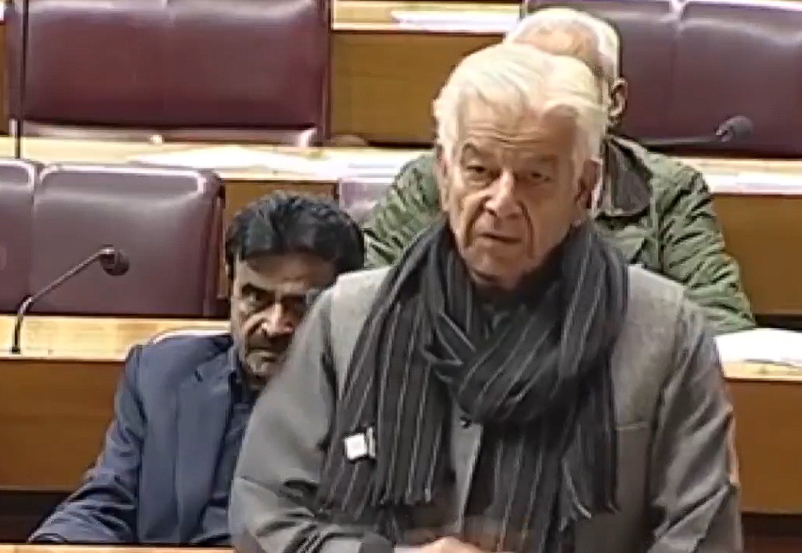 خواجه اصف وايي چې امریکا دوی د «تشناب کاغذ» په څېر پرېښودل