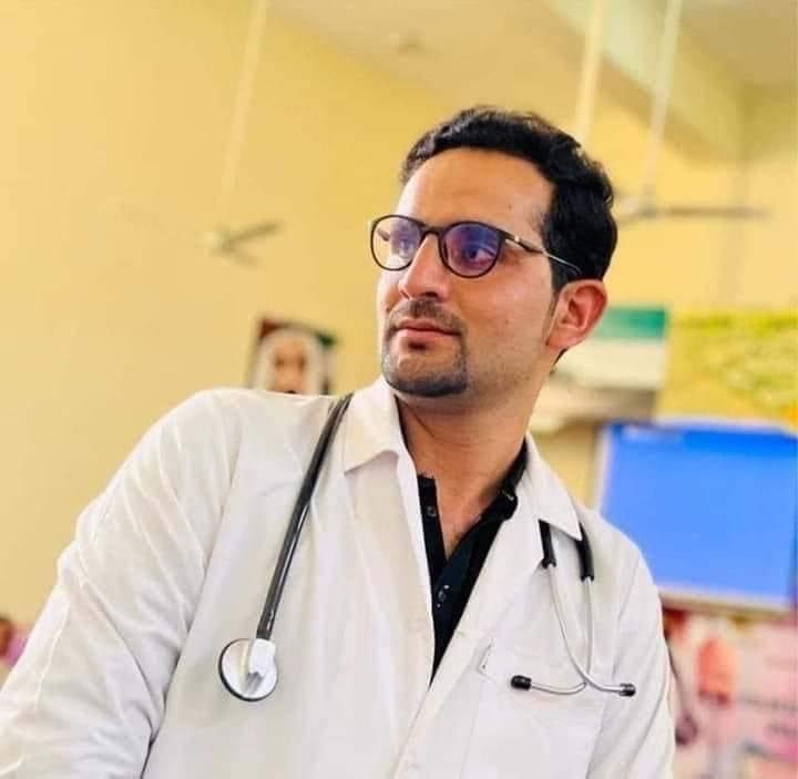 په خوست کې د دوو کورنیو ترمنځ شخړه کې یو ډاکټر ووژل شو او پنځه تنه نور ټپیان شول