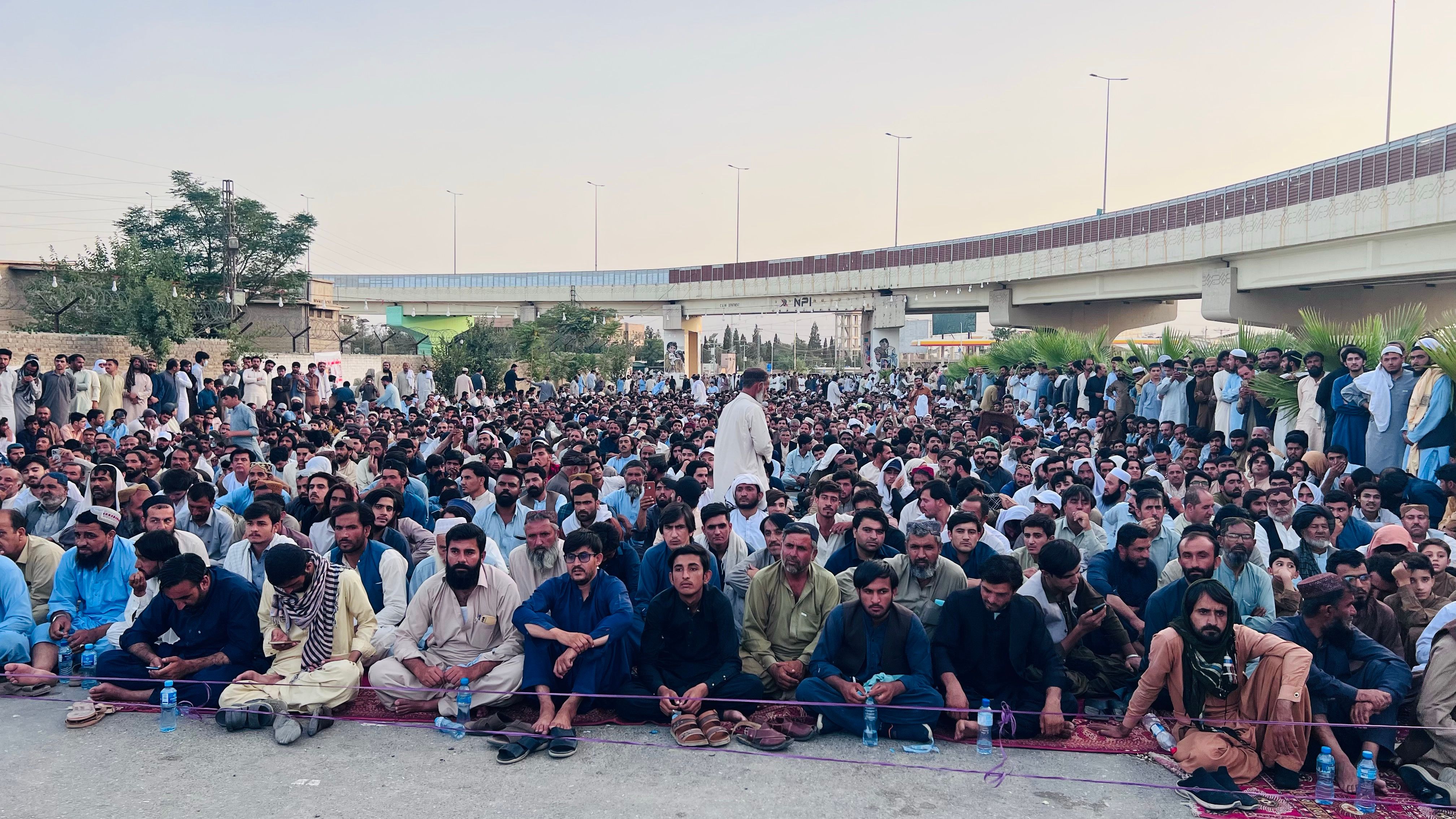 د زیارت پېښې پرضد د پرلت دوام؛ د مذاکراتو پنځه پړاوه خبرې له کومې هوکړې پرته پای ته ورسېدې