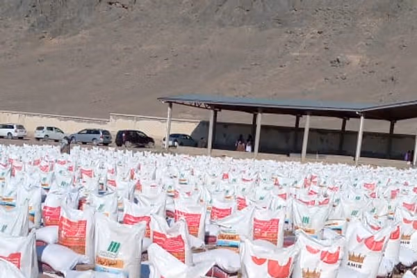 په کندهار کې له ۹۰۰ اړمنو کورنیو سره د یوې اندازې خوراکي توکو مرسته وشوه