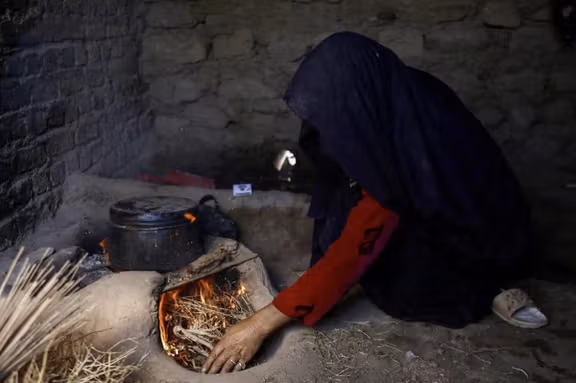 رويترز: انقطاع المساعدات الدولية وفصل الشتاء يفاقمان أزمة الجوع في أفغانستان