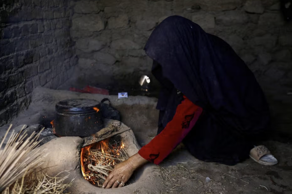 رويترز: انقطاع المساعدات الدولية وفصل الشتاء يفاقمان أزمة الجوع في أفغانستان