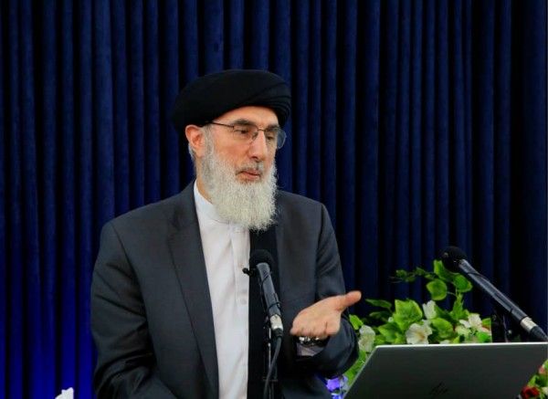 حکمتیار: لومړی باید شهزاده هري محاکمه شي چې د ۲۵ افغانانو پر وژلو یې اعتراف کړی دی