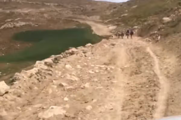 باشنده ولسوالی خمآب جوزجان: «خرابی سرکها زندگی مردم را دشوار کرده است»