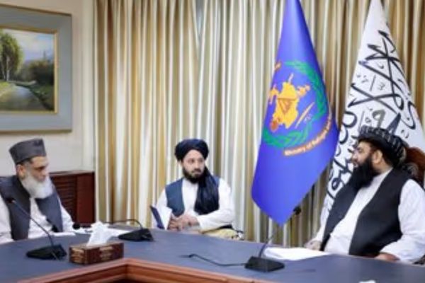 Taliban Urge Pakistan To Reopen Torkham Border, Warn Against Violence