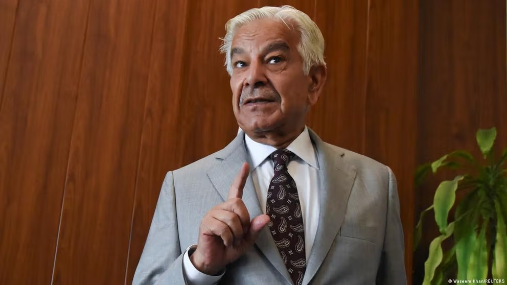 وزير الدفاع الباكستاني: أفغانستان المصدر الرئيسي لانعدام الأمن في شمال غرب البلاد