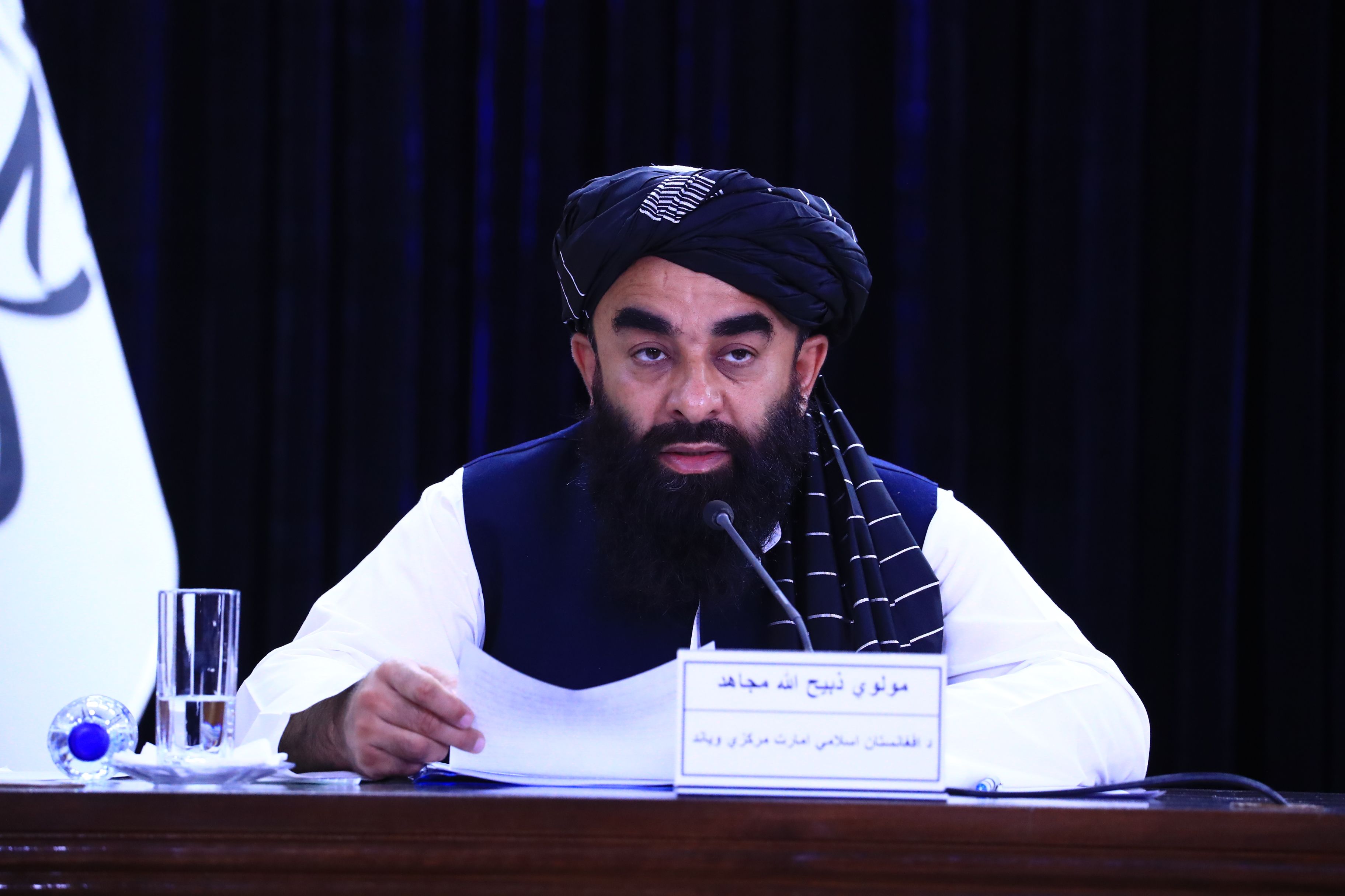 سخنگوی طالبان می‌گوید پاکستان نباید به بهانه دفاع از خود وارد افغانستان شود