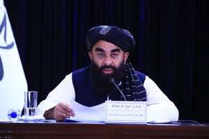 ذبیحالله مجاهد یوناما را به جانبداری و تبلیغات علیه طالبان متهم کرد