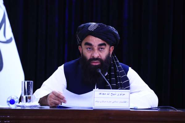 سخنگوی طالبان میگوید پاکستان نباید به بهانه دفاع از خود وارد افغانستان شود