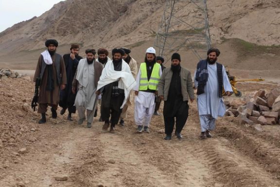 د طالبانو د کانونو او پټرولیم وزیر د هرات د سمنټو تولیدي پروژې د چارو پر چټکتیا ټینګار وکړ