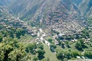 بزرگان قومی دو ولسوالی نورستان درباره کمبود مواد غذایی هشدار دادند
