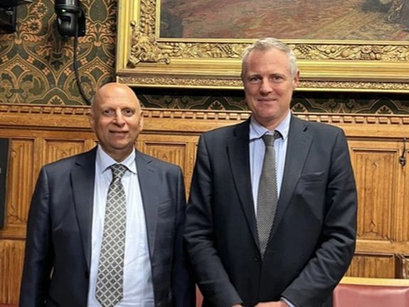 والی پنجاب در سفرش به لندن با مقامات بریتانیا در مورد افغانستان گفتگو میکند