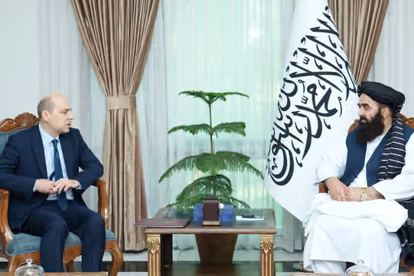 وزیر خارجه طالبان و سفیر روسیه بر گسترش روابط تاکید کردند