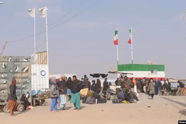 ملګري ملتونه: افغانان د ایران له جګړې څخه داسې هېواد ته ستنېږي چې خپله په جګړه کې دی