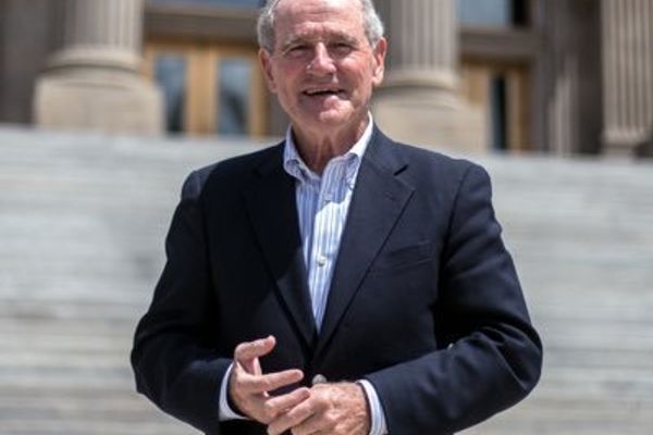 د امریکا جمهوري غوښتونکی سناتور: د مالیې ورکوونکو پېسې باید ترهګرو ته ونهرسیږي