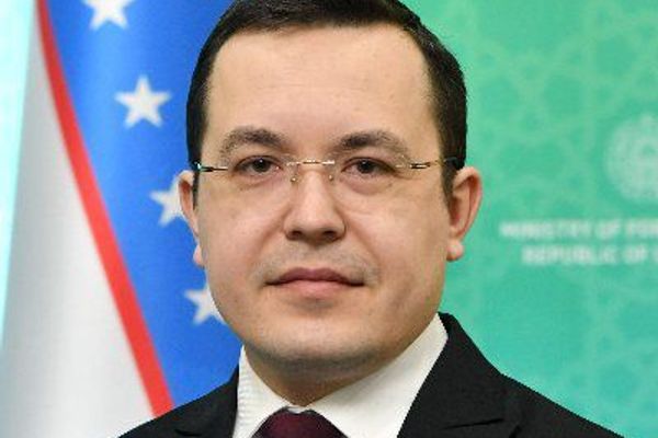 ازبکستان د امیر علي شېر نوایي د مجسمې د نړولو په تړاو له طالبانو وضاحت غوښتی