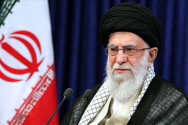 خامنهیي ته د اسراییل د دفاع وزیر خبرداری: له پټنځایه چې راوځې نو اسمان ته ګوره