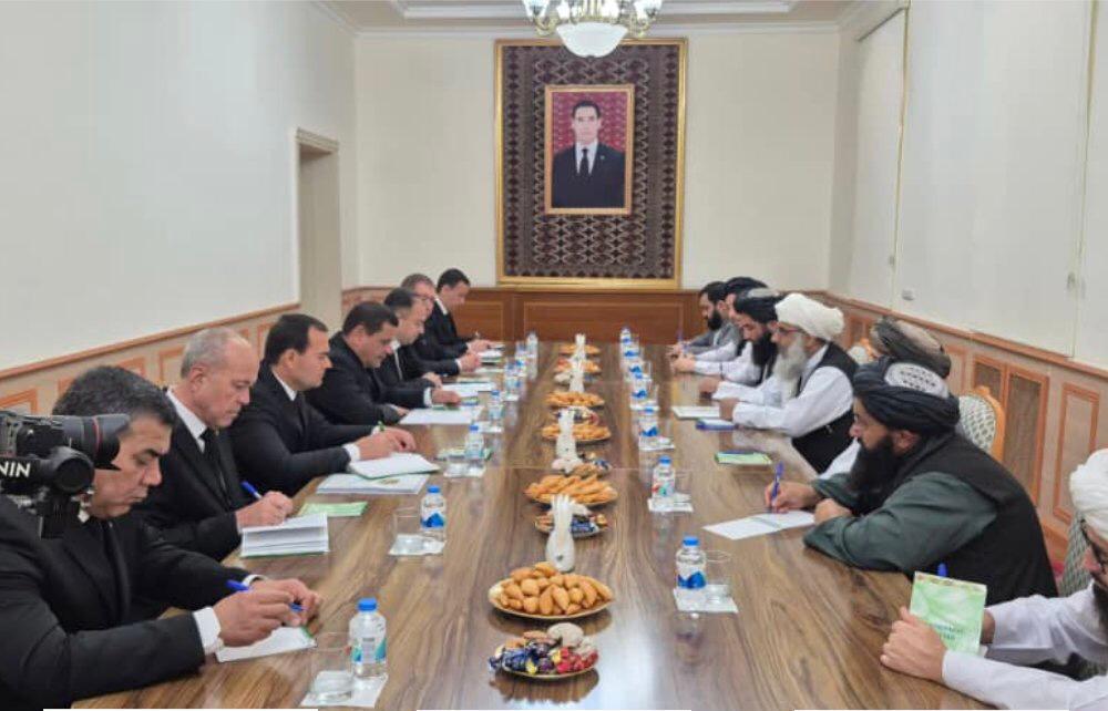 د طالبانو د هرات والي د یوه پلاوي په مشرۍ ترکمنستان ته تللی دی