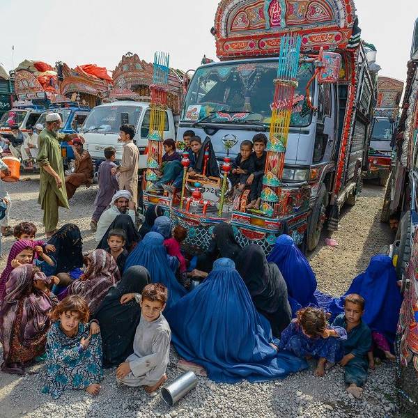 تېره ورځ نږدې ۴زره کډوال له ګاونډیو هېوادونو په جبري توګه افغانستان ته ستانه کړای شوي