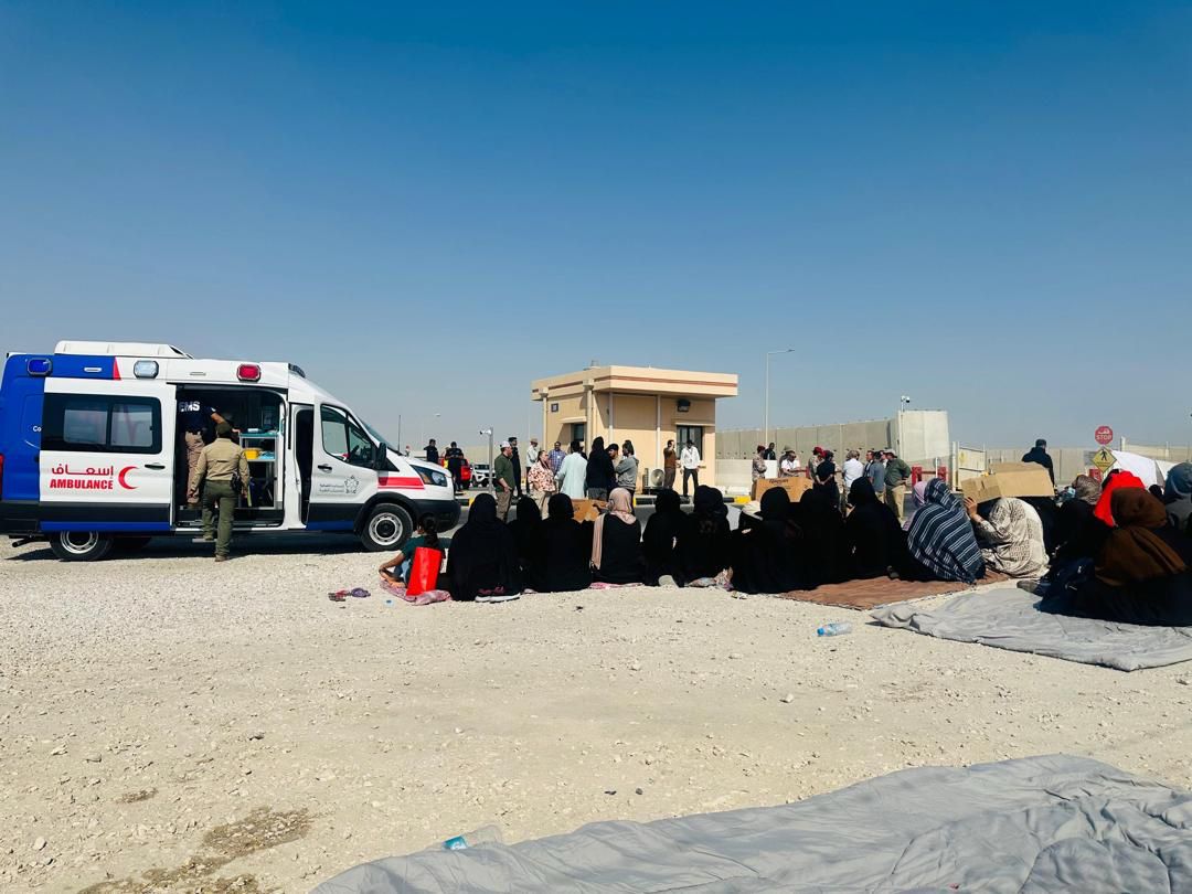 د قطر کمپ کې بند پاتې افغانان: موږ دلته د بندیانو په څېر ساتل کېږو