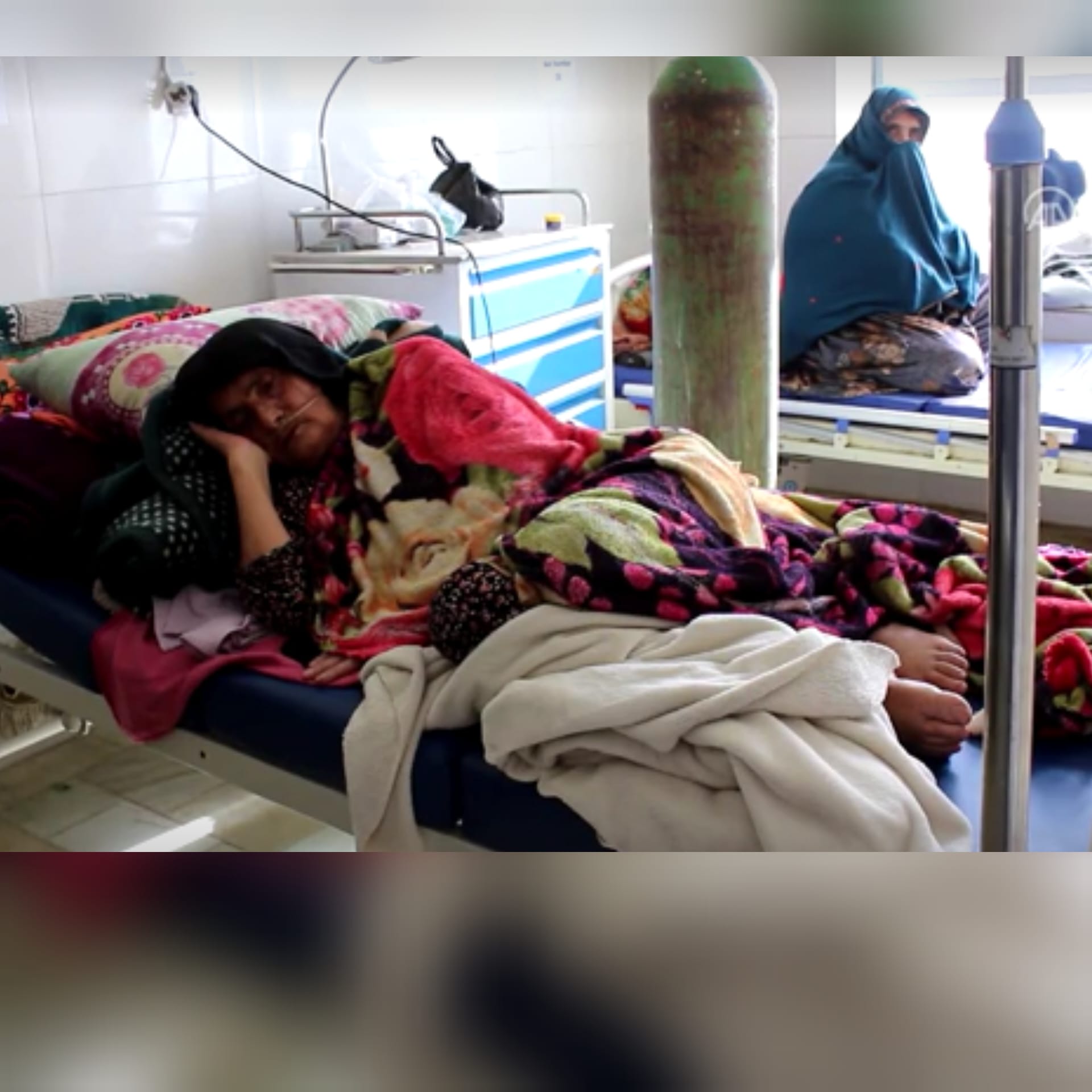 مسوولان شفاخانه‌ها: به‌دلیل کمبود واکسین، ابتلا به کووید۱۹ در افغانستان بیشتر شده است