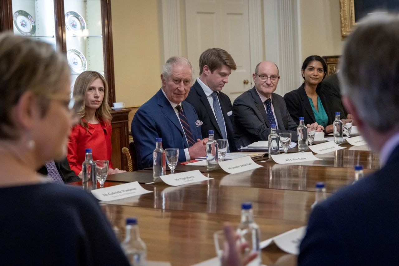 پادشاه بریتانیا با نهادهای خیریه این کشور در مورد حمایت از مردم افغانستان صحبت کرد