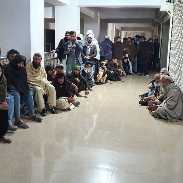 په کندهار کې بانکي ناورین؛ نه اېټياېم فعال دی او نه د ښوونکو تنخواوې په اسانه ورکول کېږي